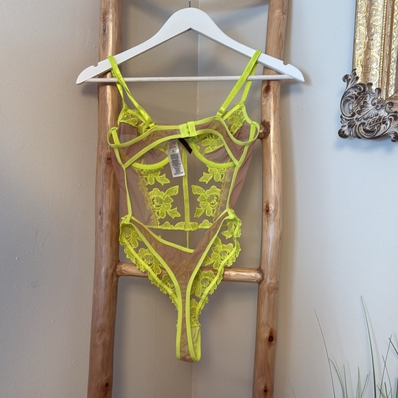 Pretty Little Things Lingerie - Picture 2 of 3